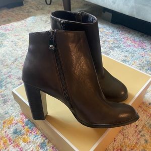 Tahari Reunion Bootie Brown Size 8